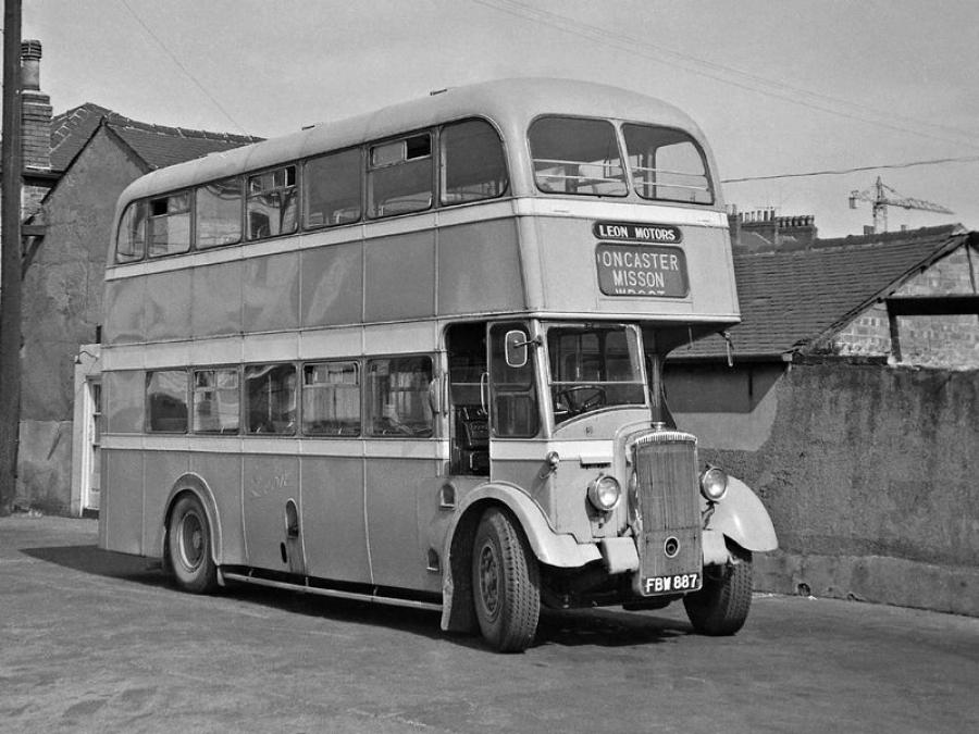  Daimler CVD6 Massey (H30/26RD) 1952 года  (фото 1 из 3)